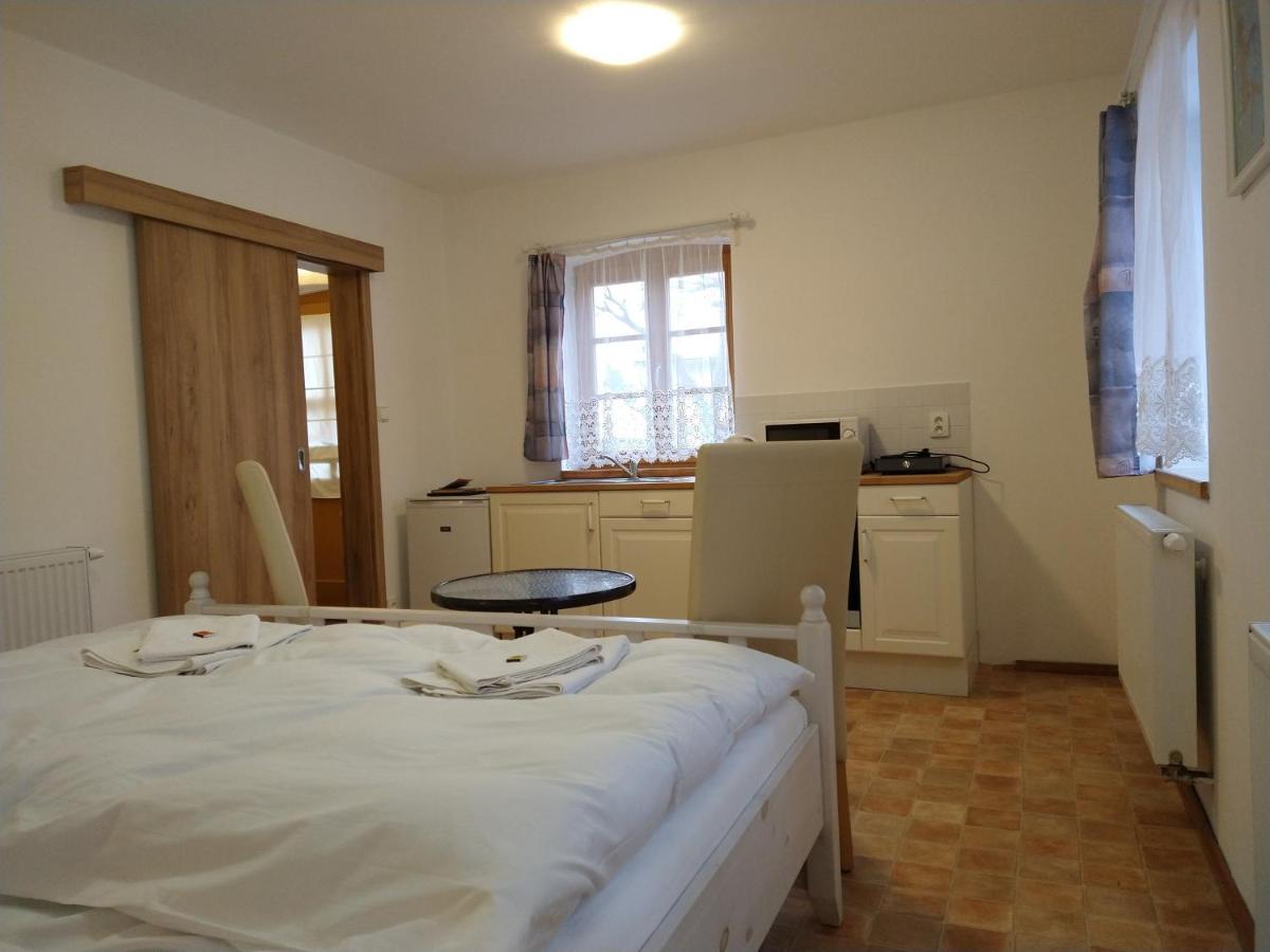 Malý Mnich Bed and breakfast Mníšek pod Brdy